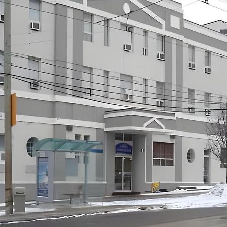 Howard Johnson By Wyndham Toronto Downtown West Exterior photo